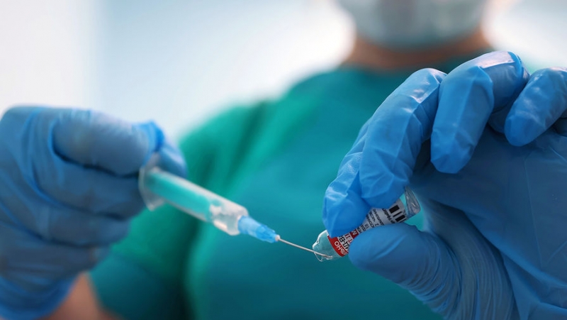 Геному не угрожают: инфекционист развеял некоторые мифы о вакцинах