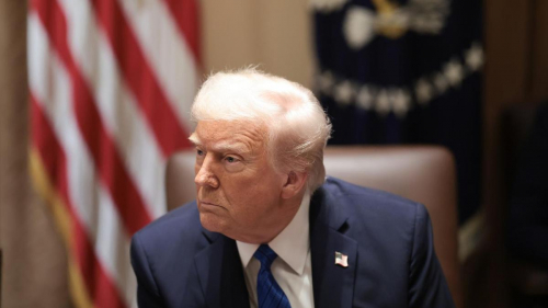 "Неверный ход": Трамп отреагировал на решение Китая ввести ответные торговые пошлины