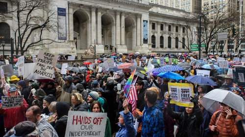 "Руки прочь!": Масштабные протесты против Трампа и Маска проходят в США (видео)